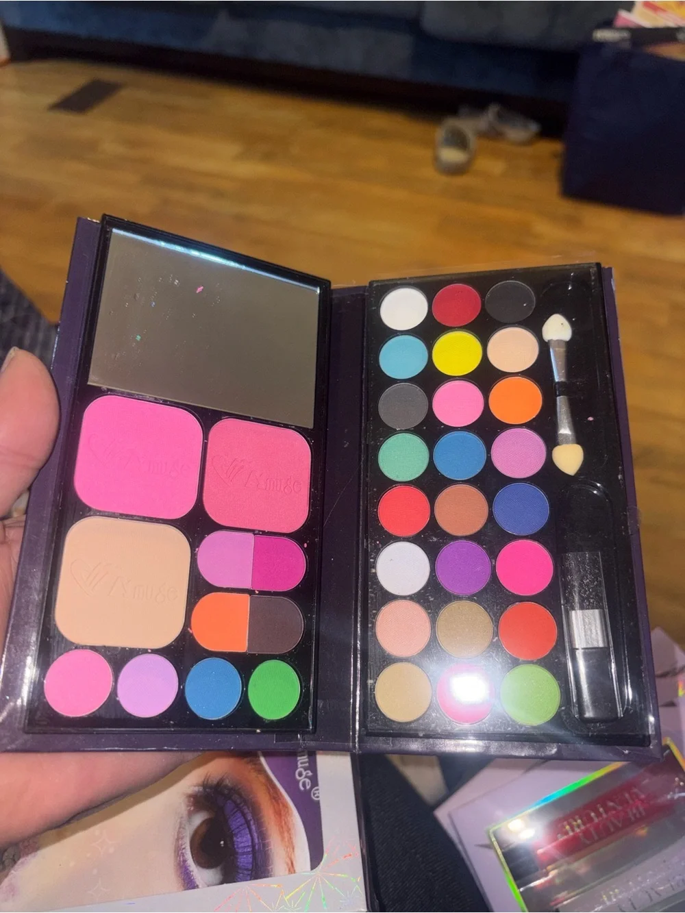 Muse compact eyeshadow